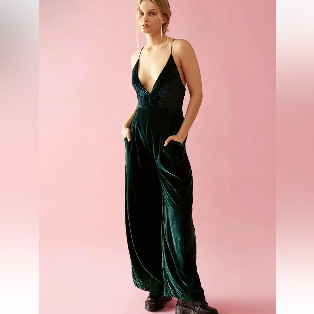 🌻NWOT Free People Blake Velvet Hunter Green Jumpsuit